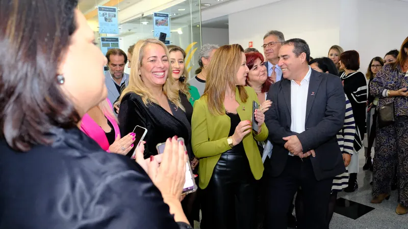 Opening of the Predimed Madeira One shop in Caniço, January 2023: The team during the speeches: Célia Duarte and Jana Gomes, from behind; at the back, Lucília Agrela and Énia Nóbrega; in front, Vanda Abreu, Lígia Andrade and Lino Santos