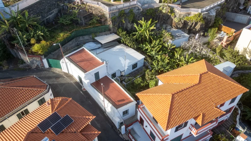 Moradia Isolada com terreno no Funchal - Ilha da Madeira