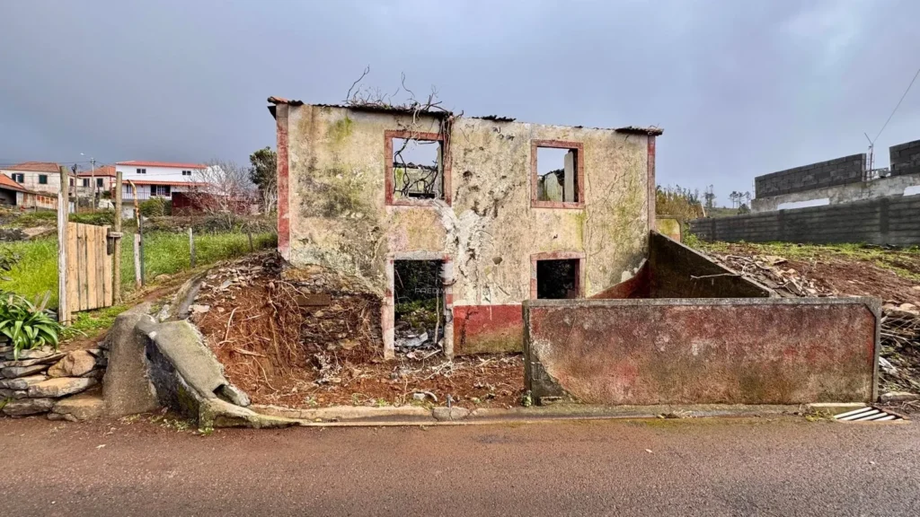 Moradia para Restaurar T3, Ilha da Madeira, Calheta (Madeira)