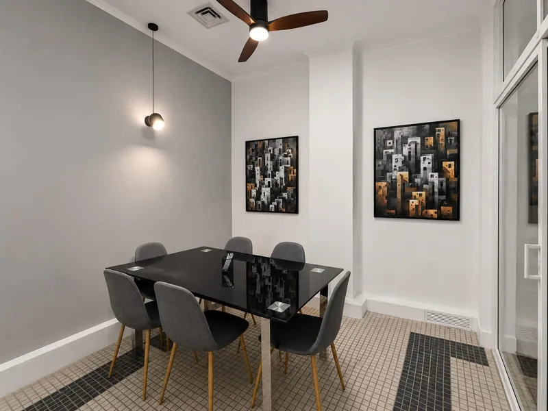 A sala de reuniões da agência