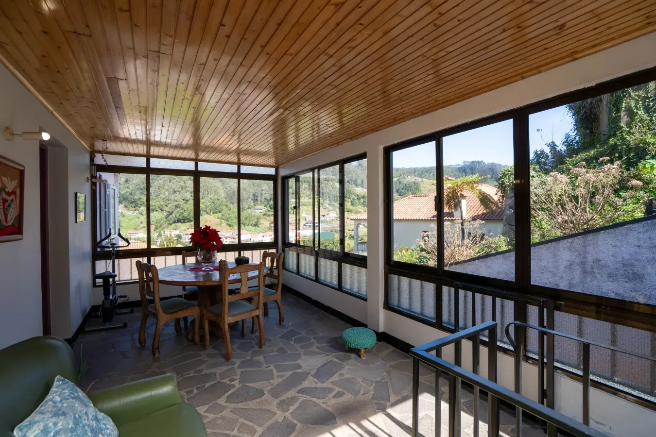 Moradia T3 e Restaurante em Machico